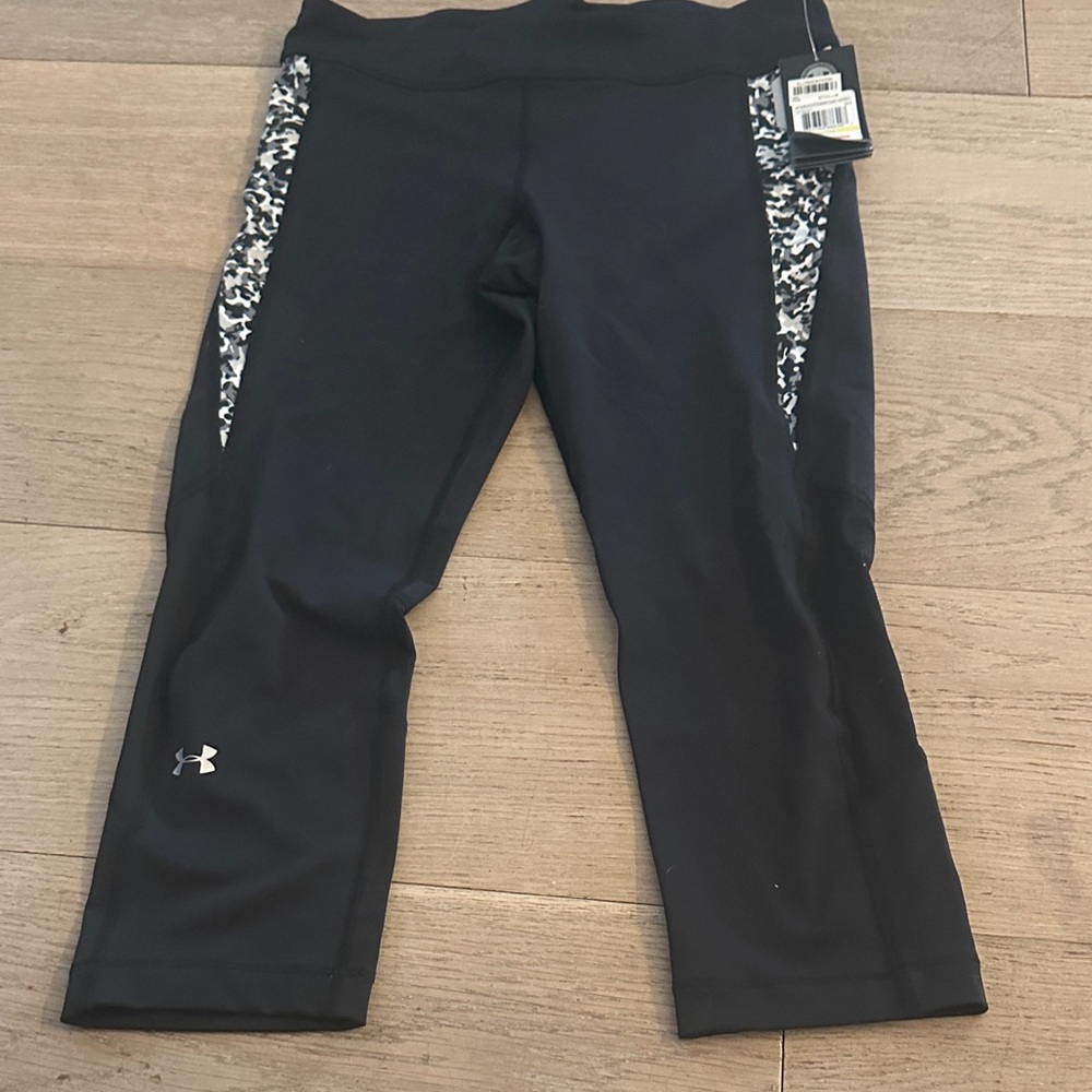 NWT Under Armour Leggings Black sz M